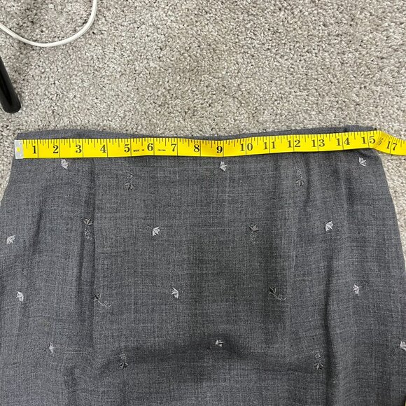 Vintage Y2K Talbots Gray Floral Embroidered Wool Blend Midi Length Pencil Skirt - Picture 9 of 10